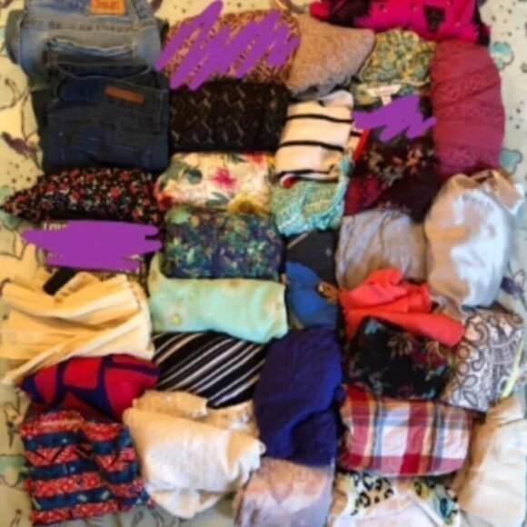 5 POUND NOT MYSTERY RESELLER CLOTHING LOT SURPRISE INVENTORY BOX 5-10 Items XS-L - Picture 4 of 14